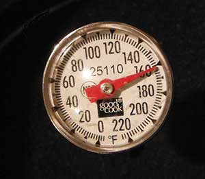 While the emtrichinellaem species most commonly found in pork can be killed by freezing and by heating the meat to 140 degrees the Alaska emtrichinellaem parasite found in bears is more hardy Meat must be cooked thoroughly to an internal temperature of 160 degrees and then hold or quotrestquot at that temperature for at least three minutes