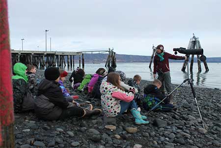 Carmen Field teaching students about birds during a Water Birds in Winter program